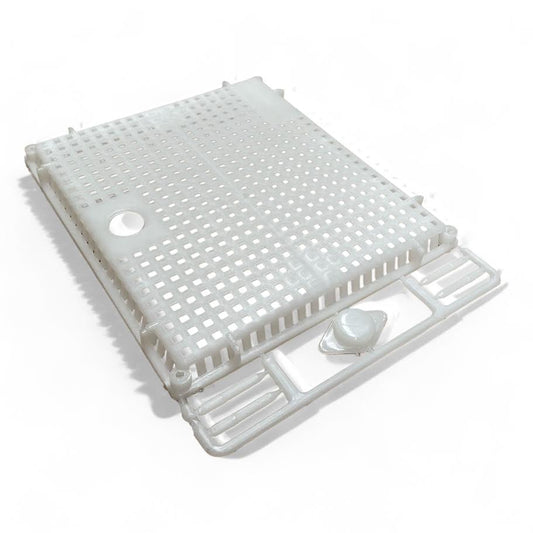 Plastic Queen Introduction Cage