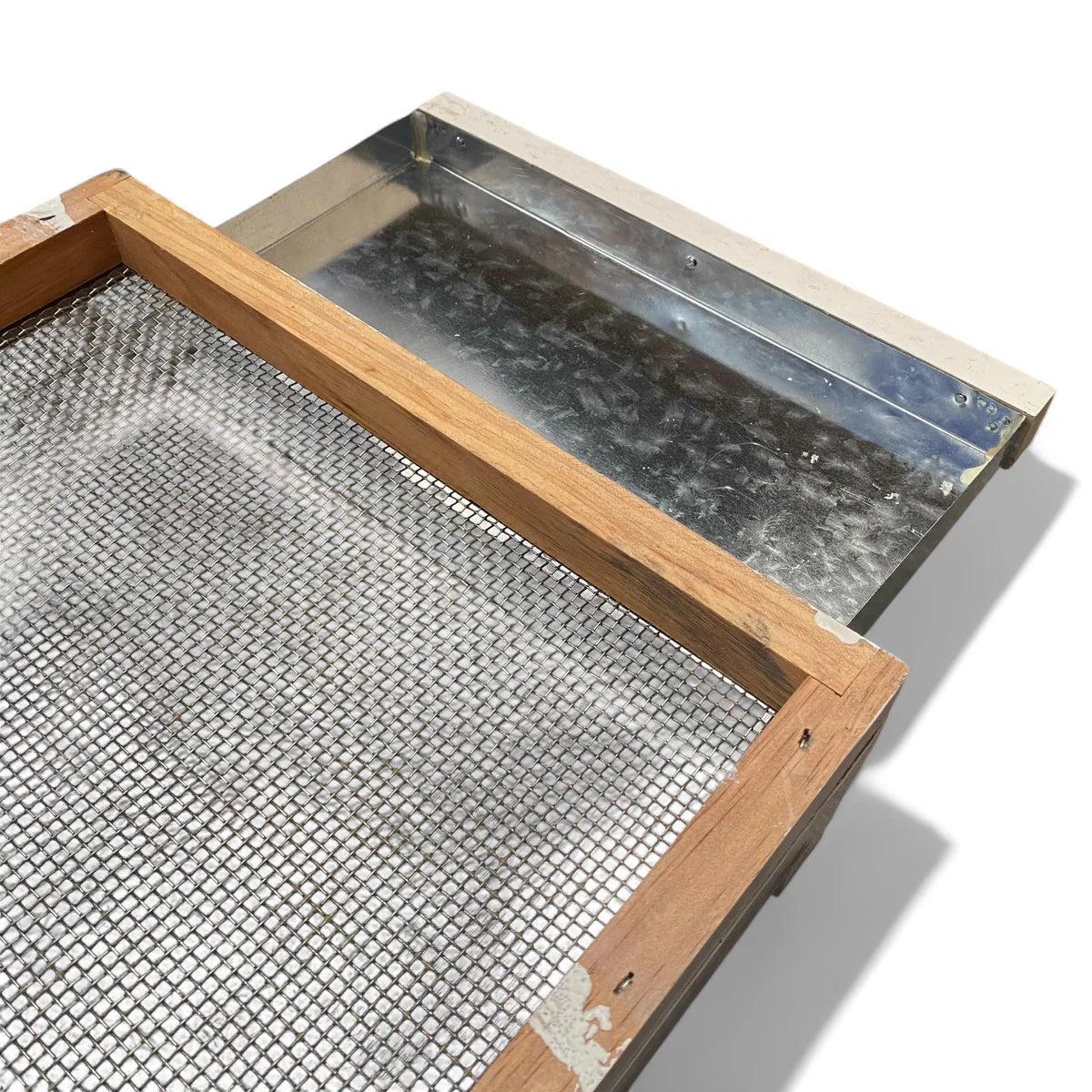 Premium Screened Bottom Board (Wax Dipped & Painted) with Metal Tray - 8 Frame